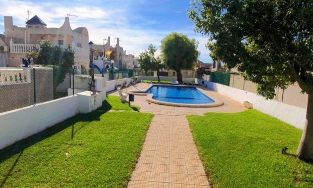 Sale - Terraced house -
Torrevieja - Carrefour