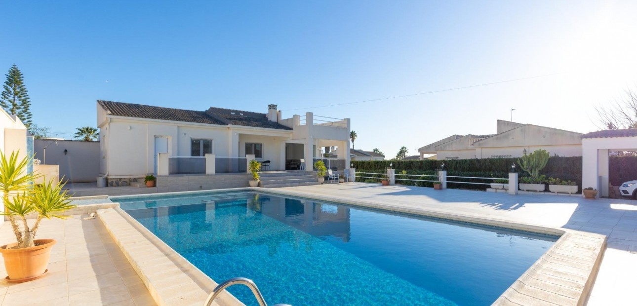 Venta - Villa -
Torrevieja - La siesta