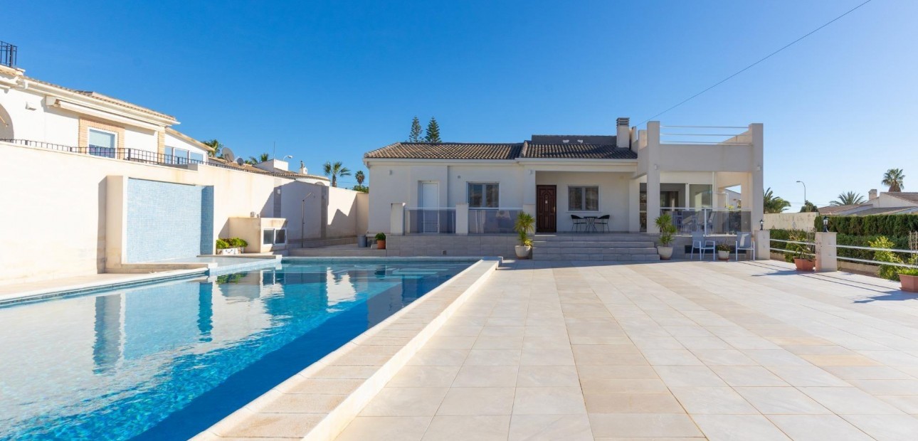 Venta - Villa -
Torrevieja - La siesta