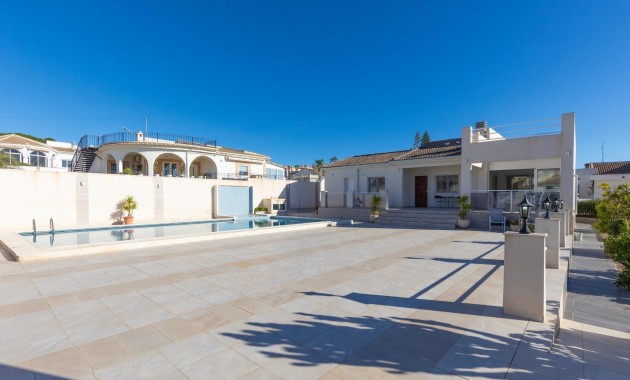 Venta - Villa -
Torrevieja - La siesta