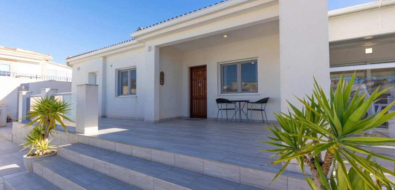 Venta - Villa -
Torrevieja - La siesta