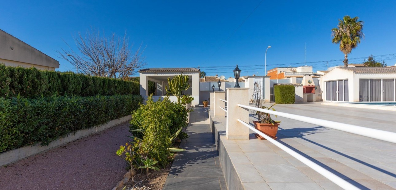 Venta - Villa -
Torrevieja - La siesta