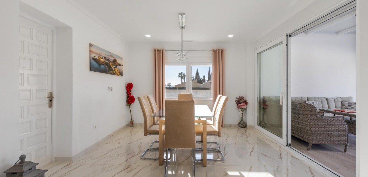 Venta - Villa -
Torrevieja - La siesta