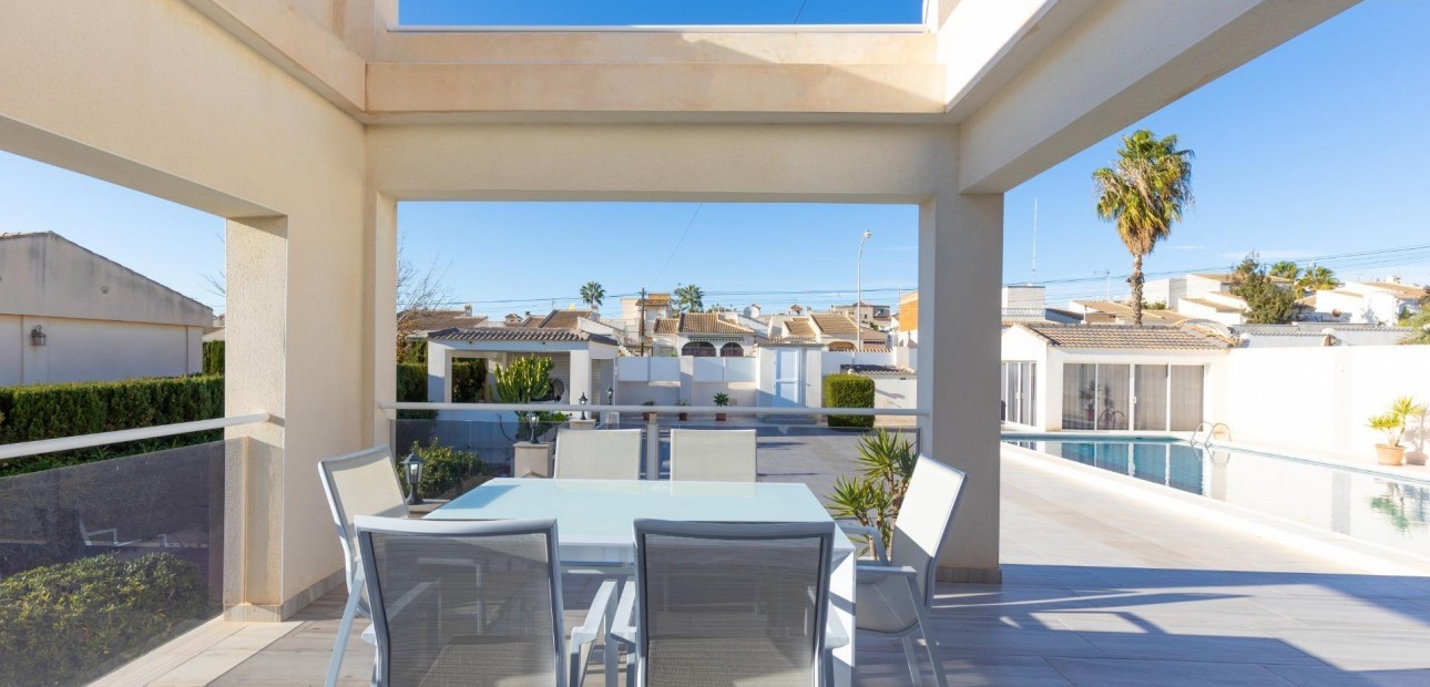 Venta - Villa -
Torrevieja - La siesta