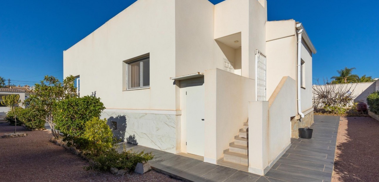 Venta - Villa -
Torrevieja - La siesta