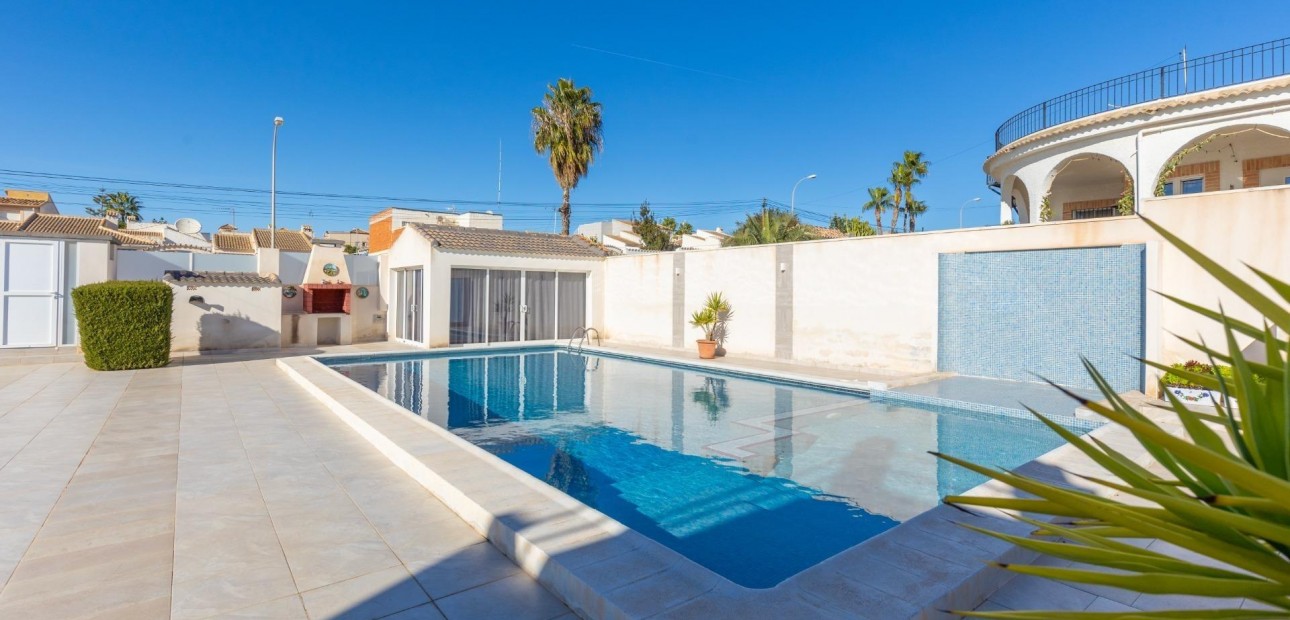 Venta - Villa -
Torrevieja - La siesta