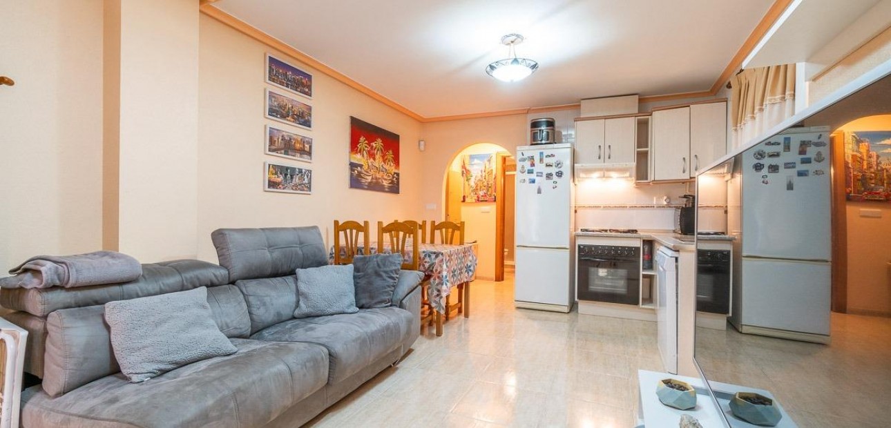 Sale - Apartment / flat -
Torrevieja - Estacion de autobuses