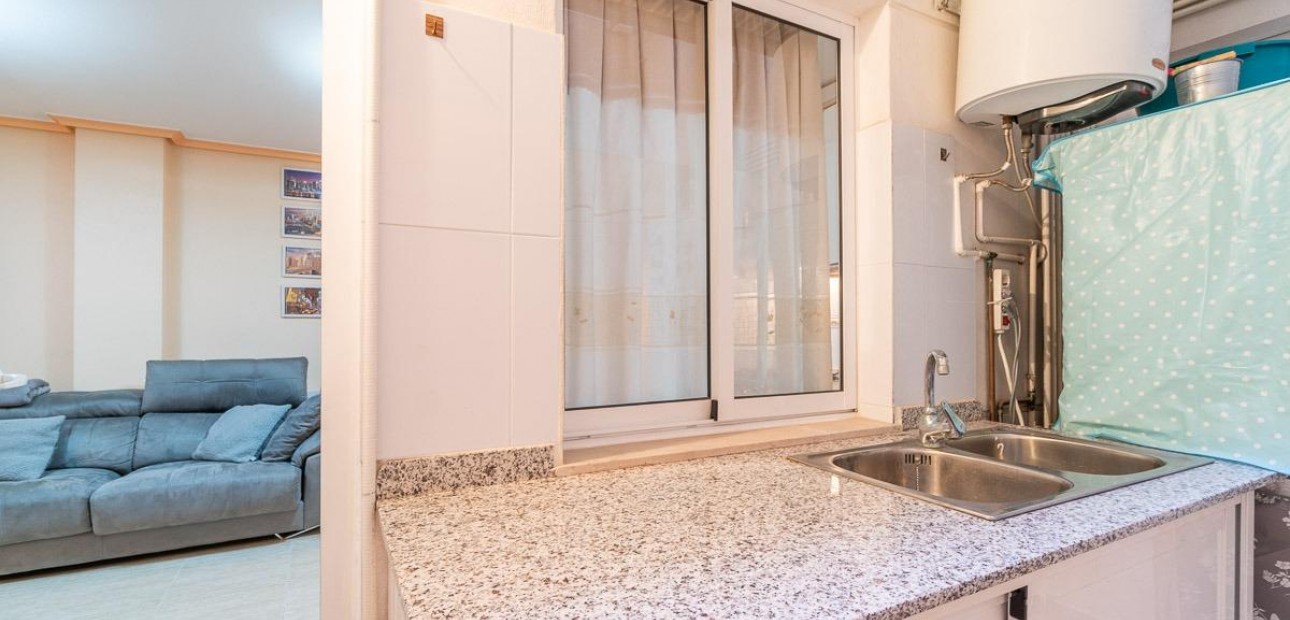 Sale - Apartment / flat -
Torrevieja - Estacion de autobuses