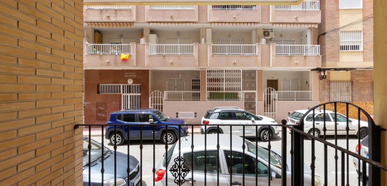 Sale - Apartment / flat -
Torrevieja - Estacion de autobuses