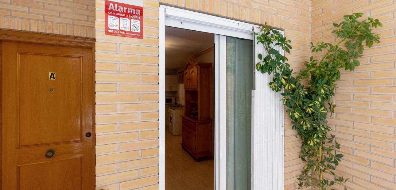 Sale - Apartment / flat -
Torrevieja - Estacion de autobuses