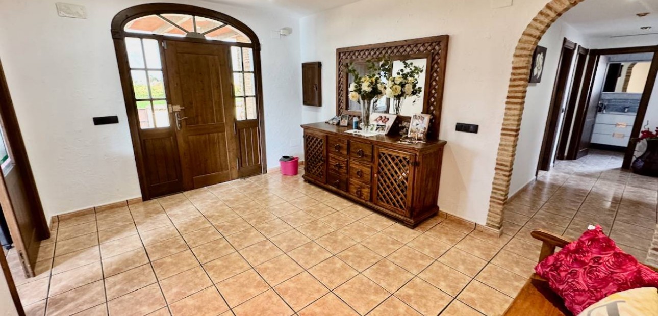 Venta - Villa -
Orihuela