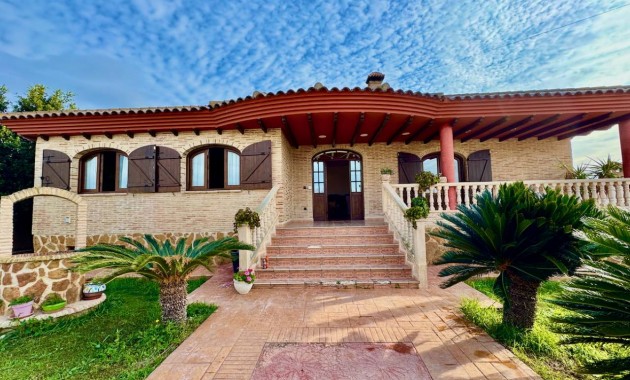 Venta - Villa -
Orihuela