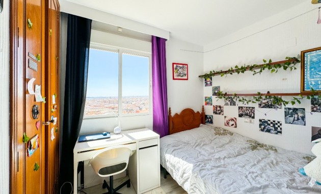 Venta - Apartamento / piso -
Torrevieja