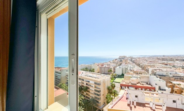 Venta - Apartamento / piso -
Torrevieja