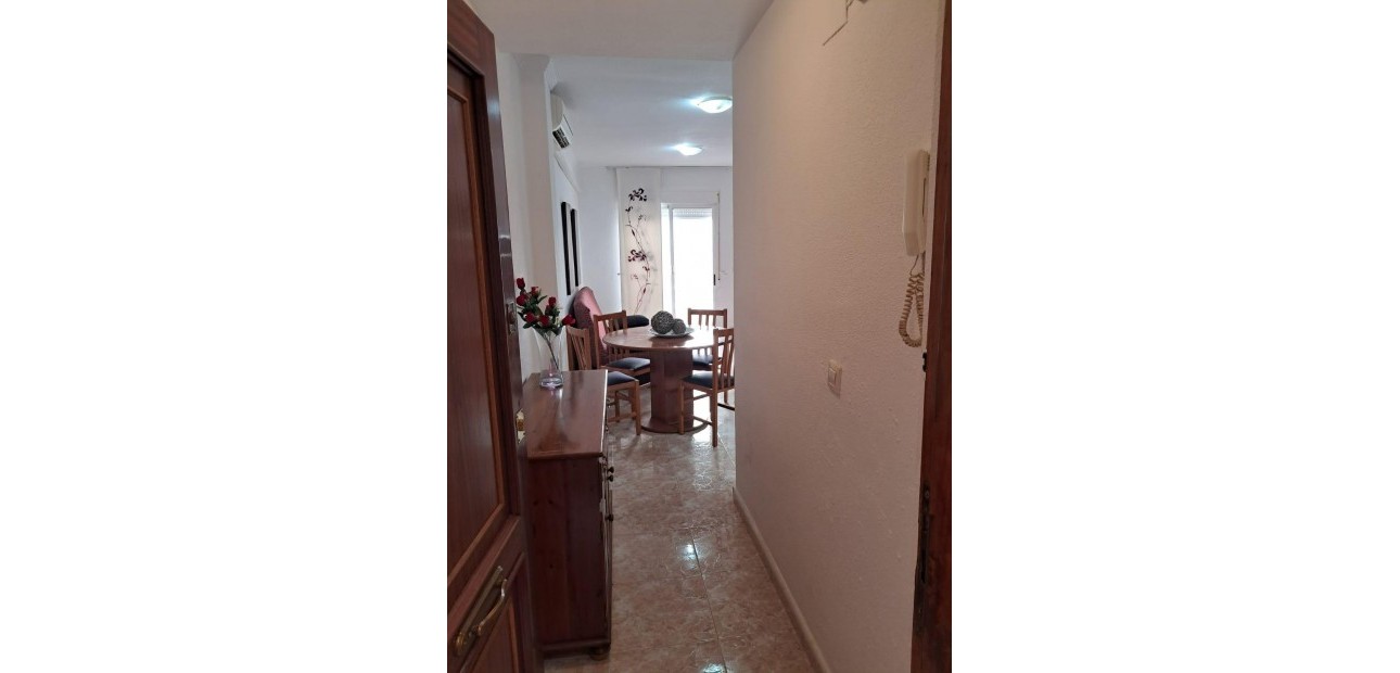 Herverkoop - Appartement / flat -
Torrevieja - Playa de los locos