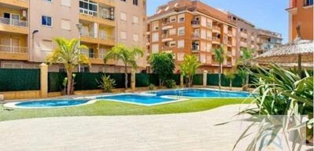 Herverkoop - Appartement / flat -
Torrevieja - Los Frutales