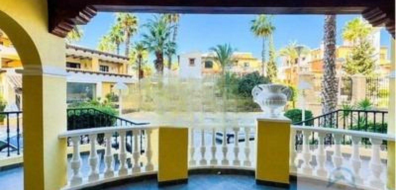 Sale - Apartment / flat -
Torrevieja - Los Frutales