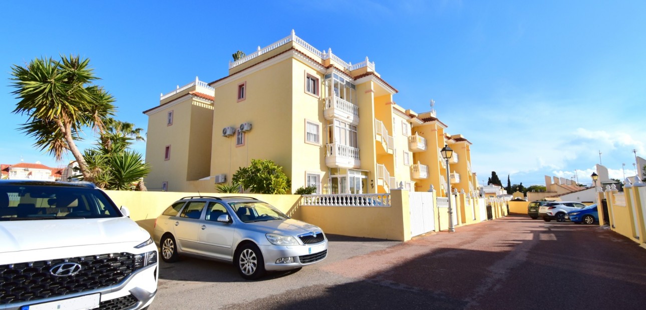 Venta - Apartamento / piso -
Orihuela Costa - La Florida