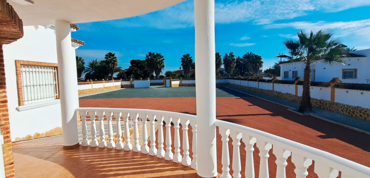 Herverkoop - Country Property -
Catral