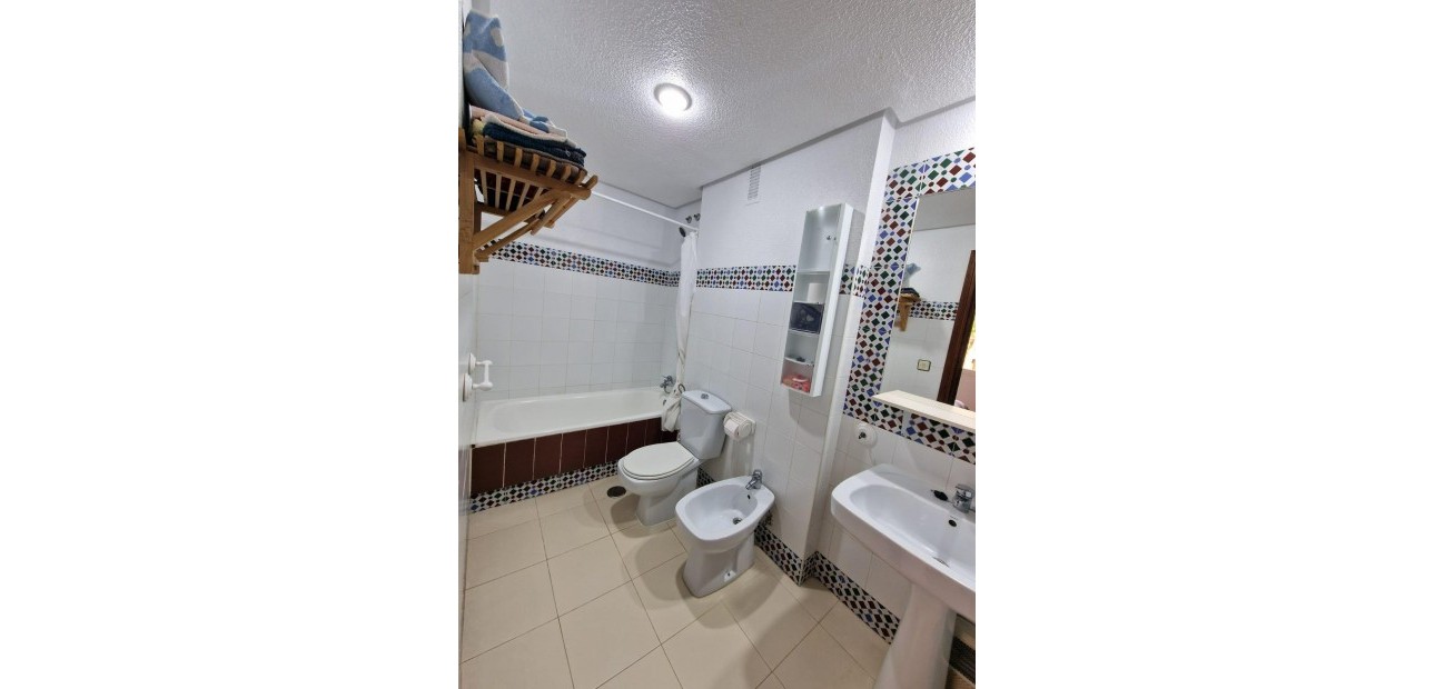 Venta - Apartamento / piso -
Torrevieja - Los Frutales