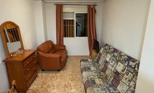 Herverkoop - Appartement / flat -
Torrevieja - Estacion de autobuses