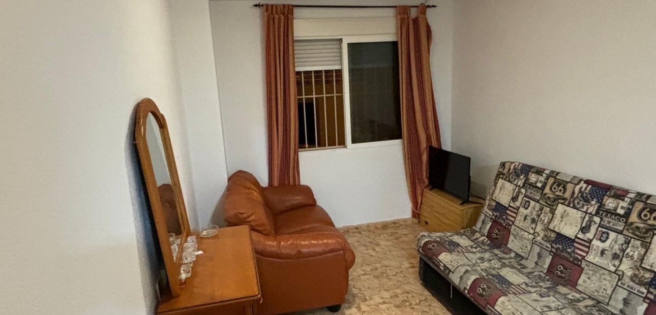 Sale - Apartment / flat -
Torrevieja - Estacion de autobuses