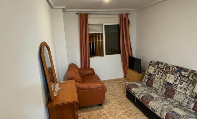 Herverkoop - Appartement / flat -
Torrevieja - Estacion de autobuses