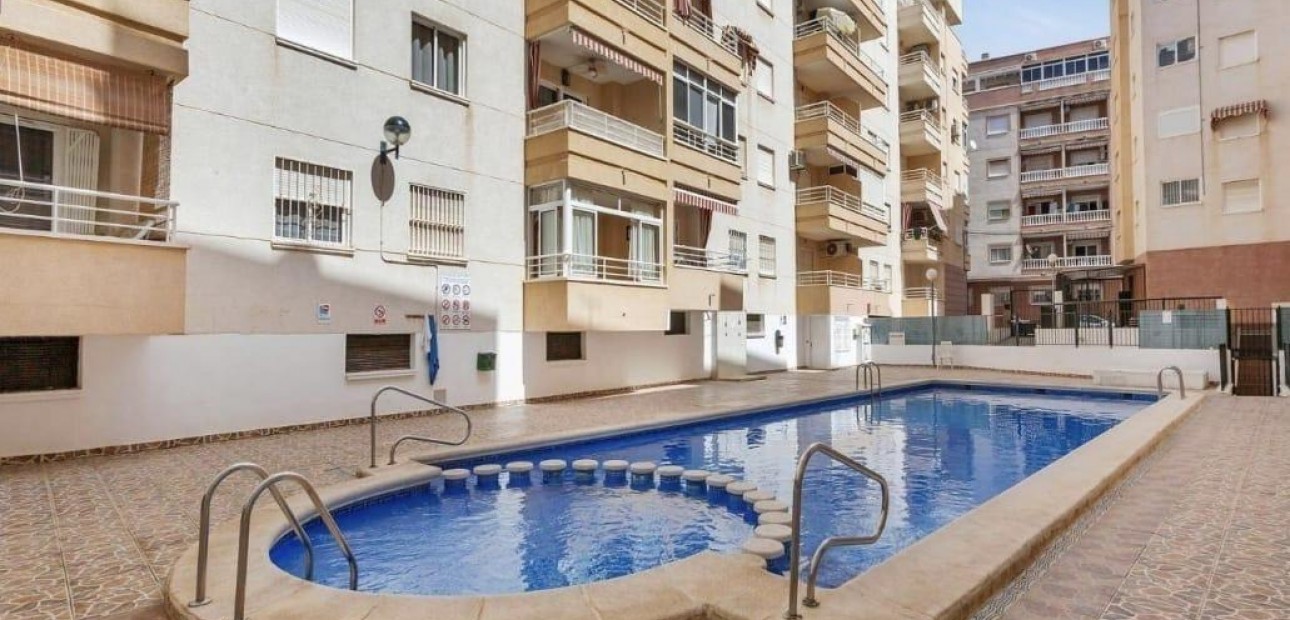 Sale - Apartment / flat -
Torrevieja - Estacion de autobuses