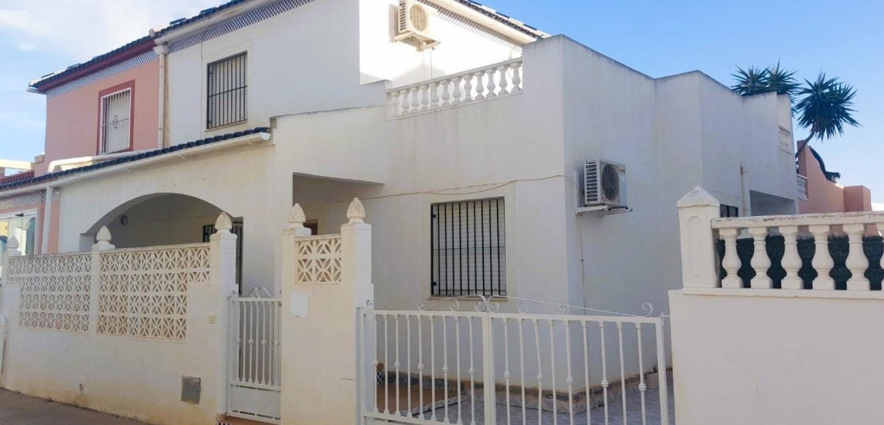 Herverkoop - Villa -
Torrevieja - Los altos