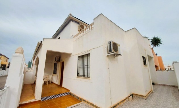 Herverkoop - Villa -
Torrevieja - Los altos