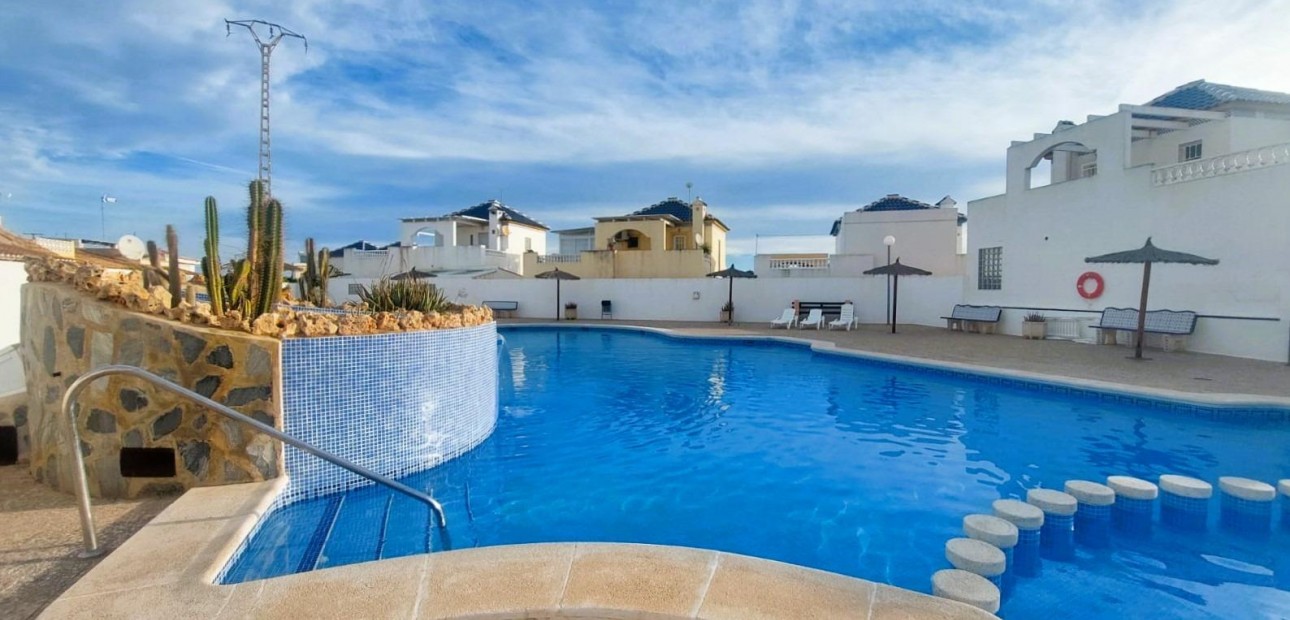 Herverkoop - Villa -
Torrevieja - Los altos