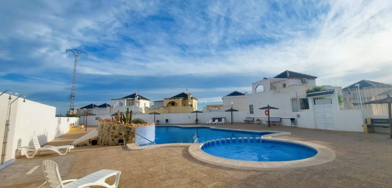 Herverkoop - Villa -
Torrevieja - Los altos