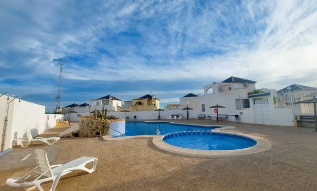 Herverkoop - Villa -
Torrevieja - Los altos