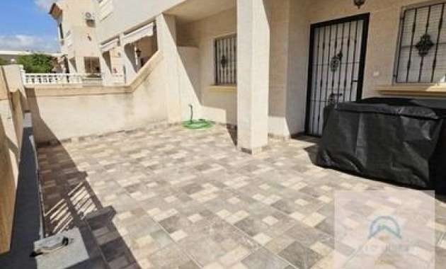 Sale - Terraced house -
Torrevieja - La Siesta - El Salado - Torreta