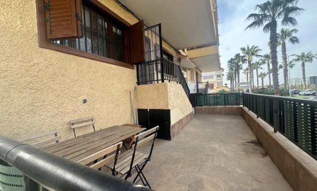 Venta - Apartamento / piso -
Torrevieja - La Mata