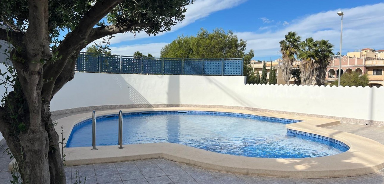 Venta - Apartamento / piso -
Orihuela Costa - Las Filipinas