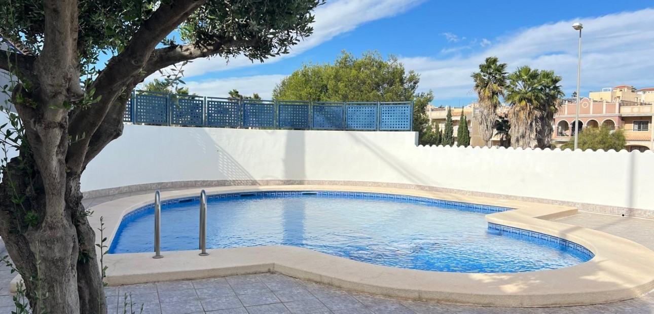 Venta - Apartamento / piso -
Orihuela Costa - Las Filipinas