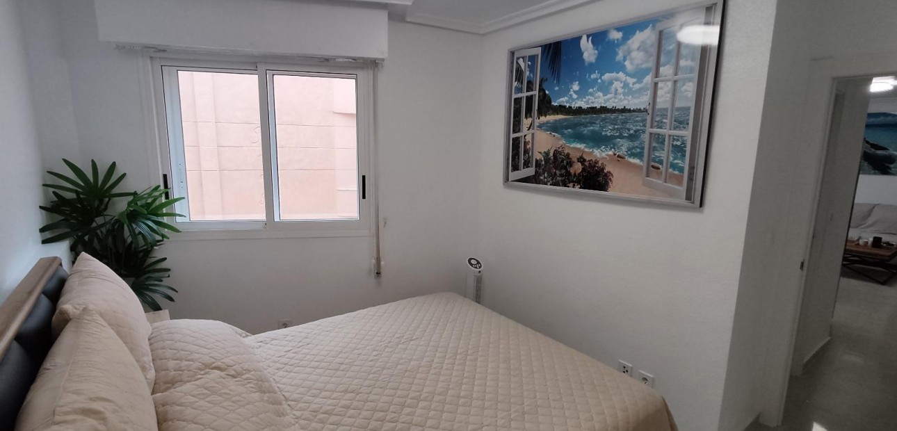 Venta - Apartamento / piso -
Torrevieja - Playa del cura