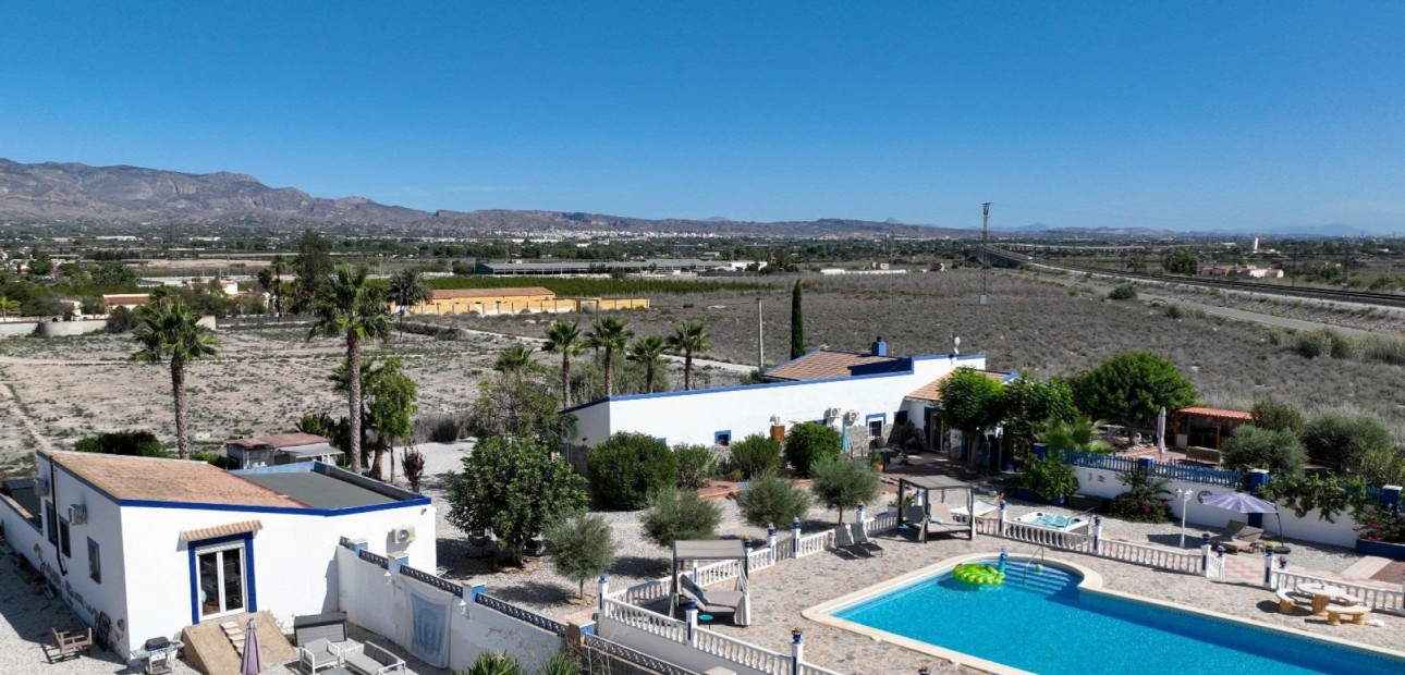 Venta - Country House -
Crevillent - Comunidad valenciana