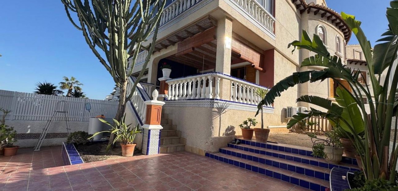 Venta - Villa -
Guardamar del Segura - El Moncayo