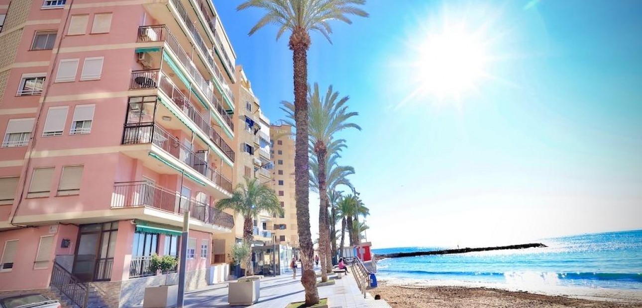 Venta - Apartamento / piso -
Torrevieja - Playa del cura