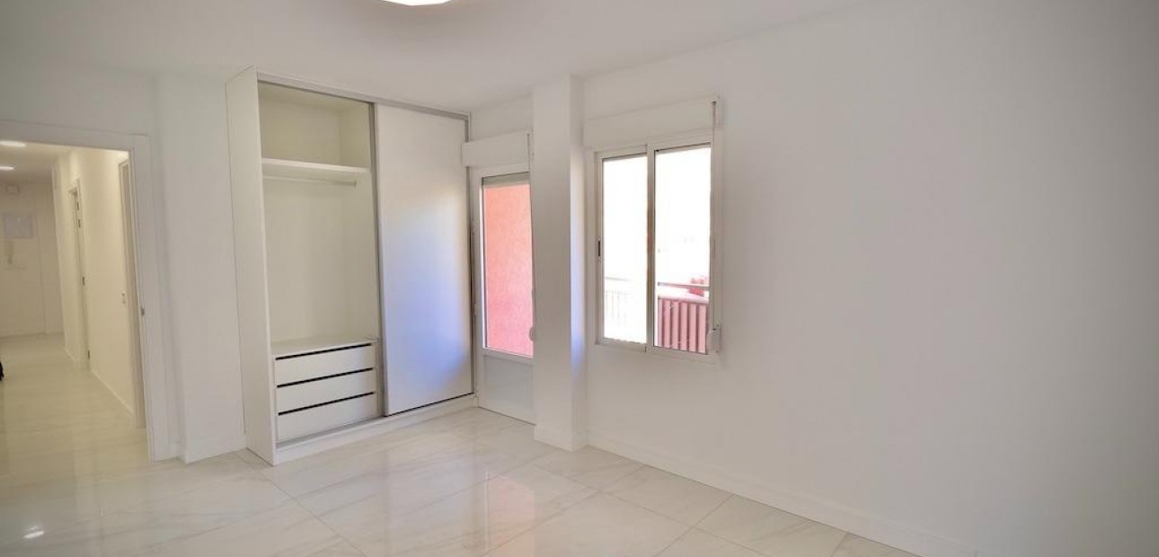 Sale - Apartment / flat -
Torrevieja - Playa del cura