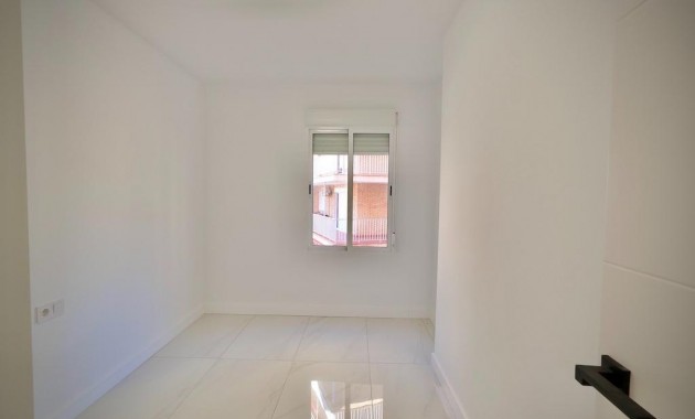 Sale - Apartment / flat -
Torrevieja - Playa del cura