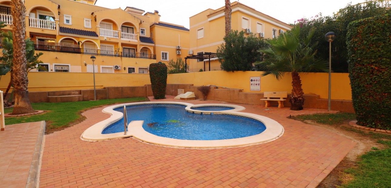 Sale - Apartment / flat -
Orihuela Costa - Las Filipinas