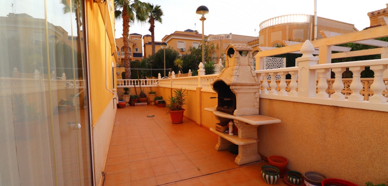 Sale - Apartment / flat -
Orihuela Costa - Las Filipinas