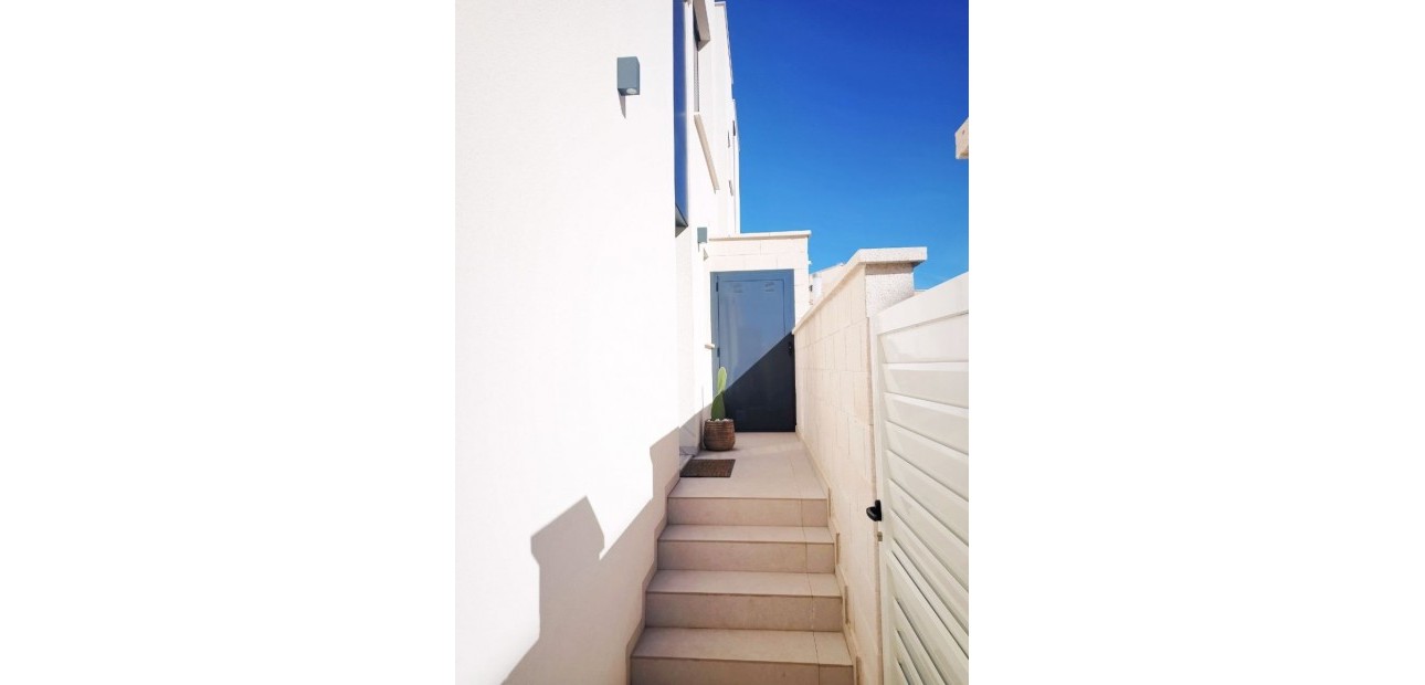 Venta - Villa -
Orihuela Costa - Punta Prima