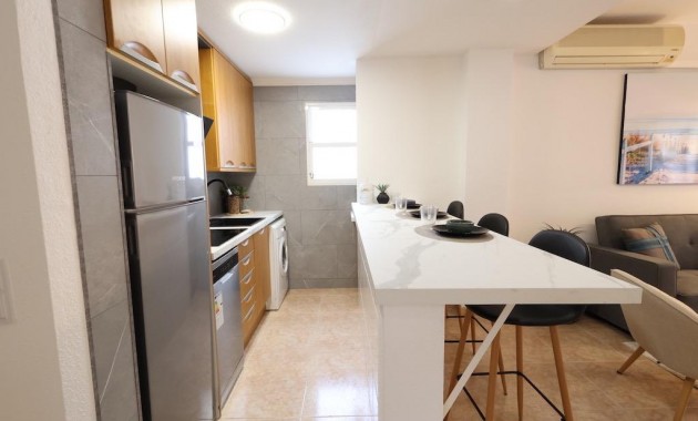 Venta - Apartamento / piso -
Torrevieja - Centro