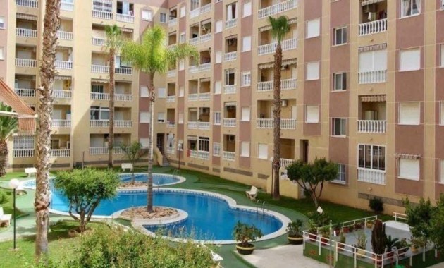 Venta - Apartamento / piso -
Torrevieja - Centro