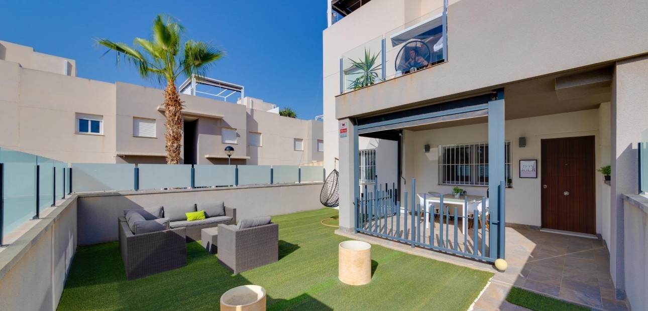 Herverkoop - Bungalow -
Torrevieja - Aguas Nuevas