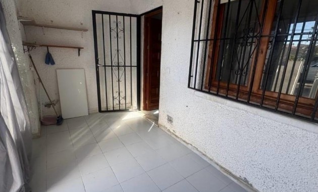 Venta - Bungalow -
Torrevieja - La Siesta - El Salado - Torreta